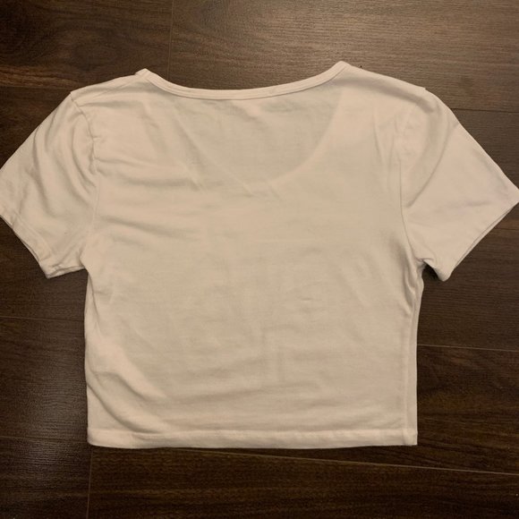 ZENANA OUTFITTERS | cropped white tee - Picture 2 of 4